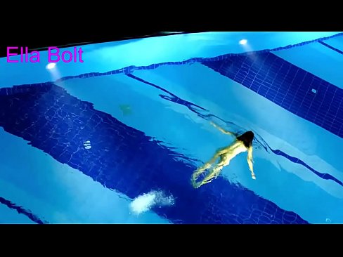 ❤️ Handikwanise kumira kuona, mudiki blonde akabatwa achishambira asina kupfeka muELLA BOLT resort pool pa %sn.zoomporno.ru % ❤